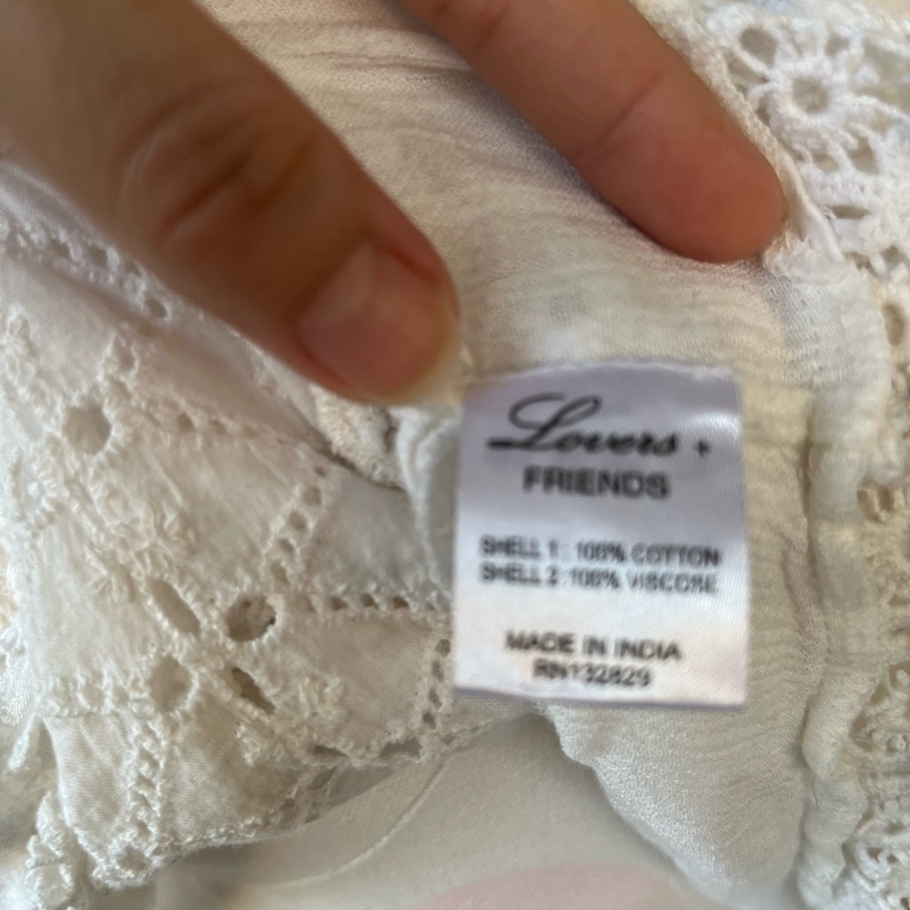 🎉HP🎉 Lovers + Friends White Eyelet Blouse Size S - Picture 7 of 7